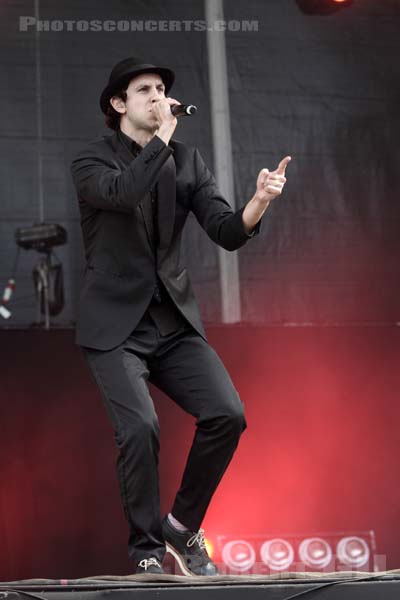 MAXIMO PARK - 2012-08-25 - SAINT CLOUD - Domaine National - Grande Scene - 